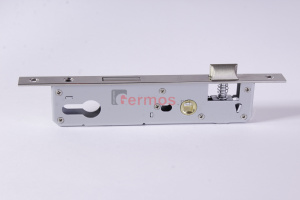 Замок  с защелкой 850 85/25/8 F=16 прям, мат. нерж. ст. (30) DORMA для дверей ПВХ